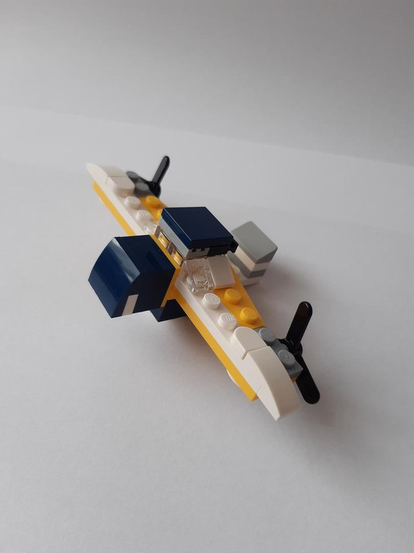 LEGO MOC Yellow plane by Luck81 | Rebrickable - Build with LEGO